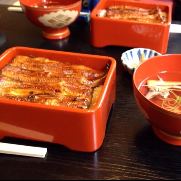 先日うなぎ専門店で食べました。年に一度の贅沢です。泣けるくらい美味しかった！|bさん