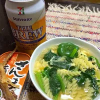 Snapdishの料理写真:なくこも黙るまるごとぴーまんマカロニの洋風スープ|金澤芽衣子さん