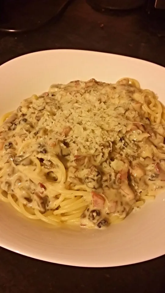 spaghetti with bacon cramberries and mushroom in garlic and herb sauce|Rebecaさん