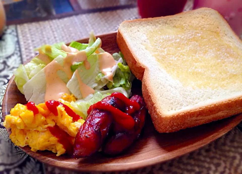 Breakfast by my hubby.|エミさん