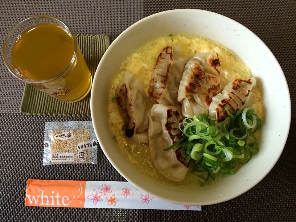 餃子ラーメン(塩)|ばーさんさん