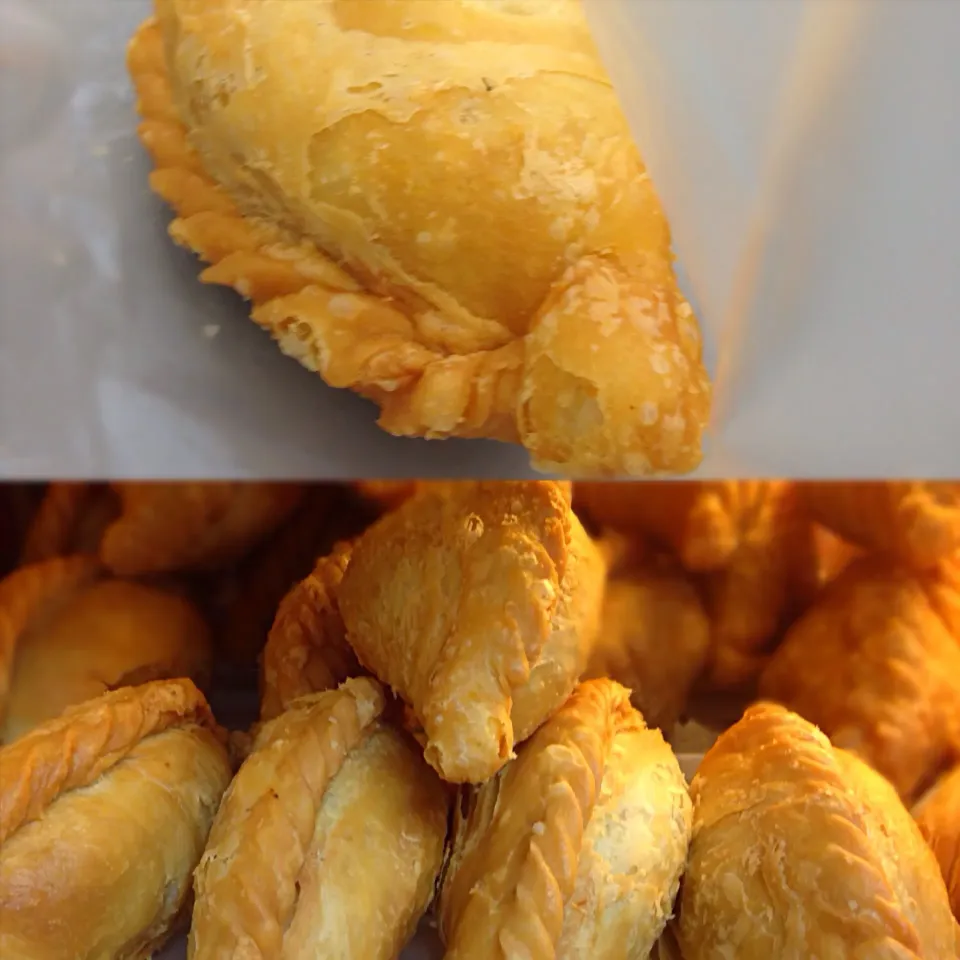 Snapdishの料理写真:Curry puff|willzさん