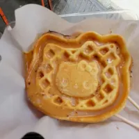 hello kitty waffle from cheung chau|ami lamlamさん