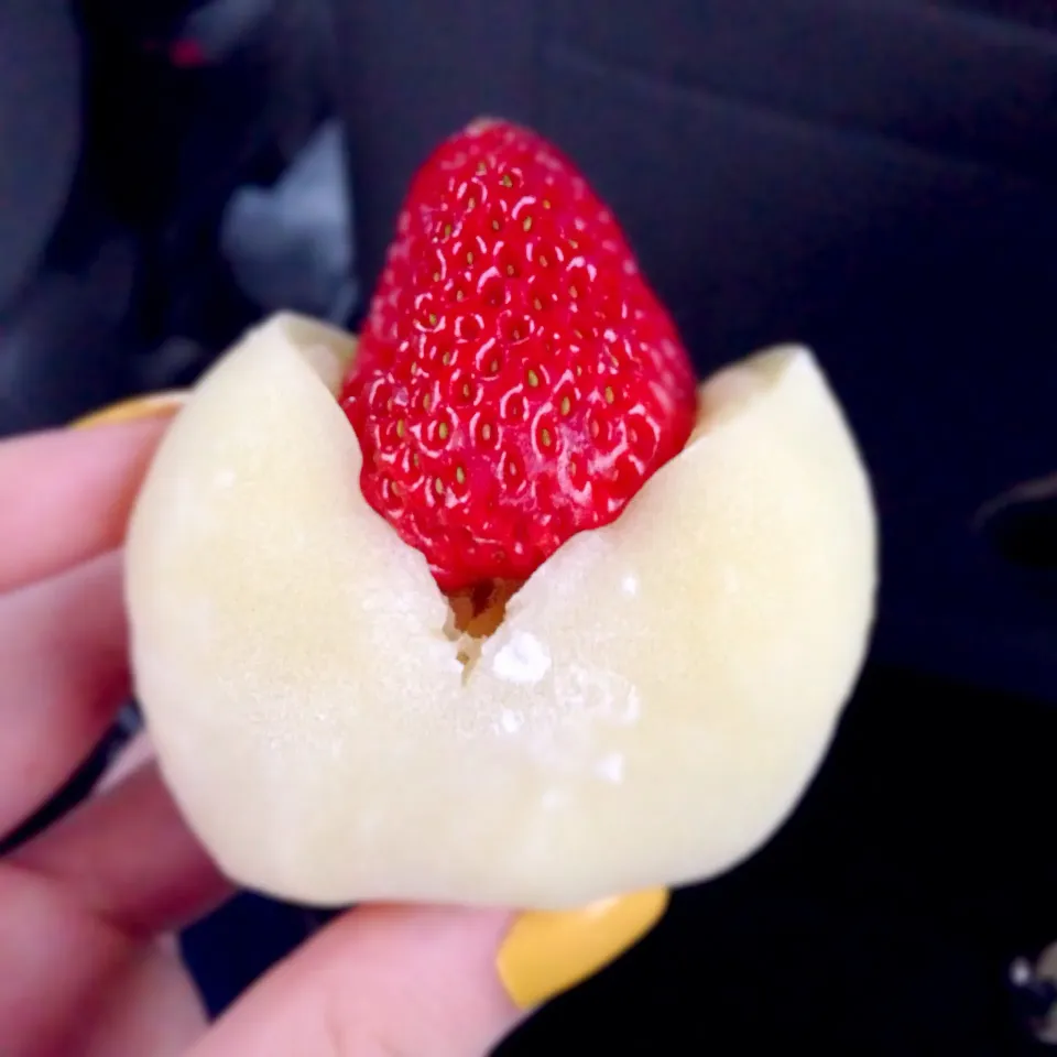 Snapdishの料理写真:いちご大福🍓|猫のしっぽさん