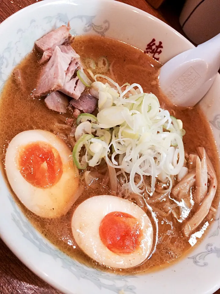 さっぽろ純連の味噌ラーメン|まもくるさん