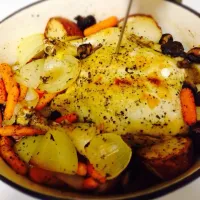 Snapdishの料理写真:Oven roasted brined chicken and veggies cooked in my favorite la cruset pan.|Amber Lynneさん