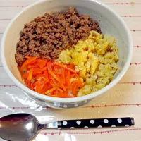 そぼろ丼♪|けいこさん