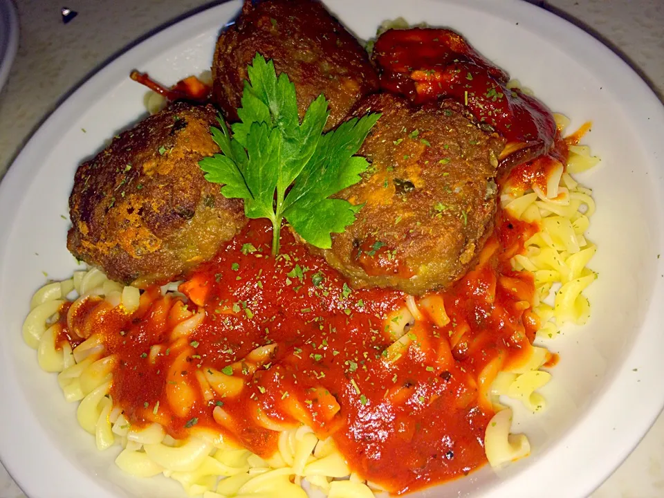 Snapdishの料理写真:Meatballs Spagetti with Fresh Shitake Mushroom|Cj Mendoza-Palosさん