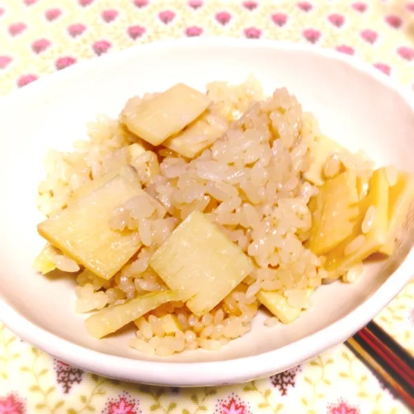 今年お初のタケノコ御飯作った(๑´ڡ`๑)|みーこさん