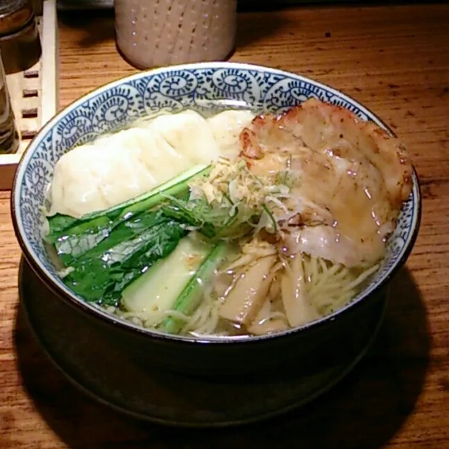 ワンタン麺  美味しかった。|akiponさん