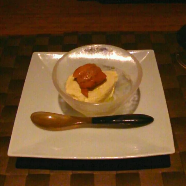 とうもろこしのムース、生雲丹乗せ  定番だけどとても美味しかった。|akiponさん