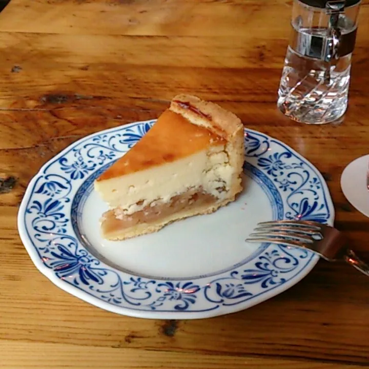 アップルチーズケーキ  ボリュームあった。美味しかった。|akiponさん