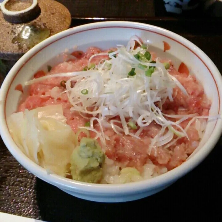 ネギトロ丼  茶碗蒸しも付いていた。美味しかった。|akiponさん