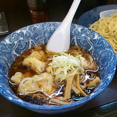 ワンタンつけ麺 ボリュームあった。浅草のラーメン屋。|akiponさん