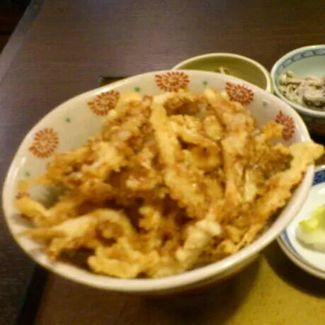 白海老天丼  限定10食に間に合った。てんつゆと香ばしい匂いがとてもよいです。|akiponさん