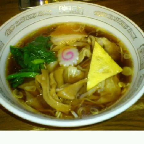 ワンタン麺　とても美味しい中華そば屋、餃子がまた大きくて美味。ラーメンにうるさい上司も満足してた。|akiponさん