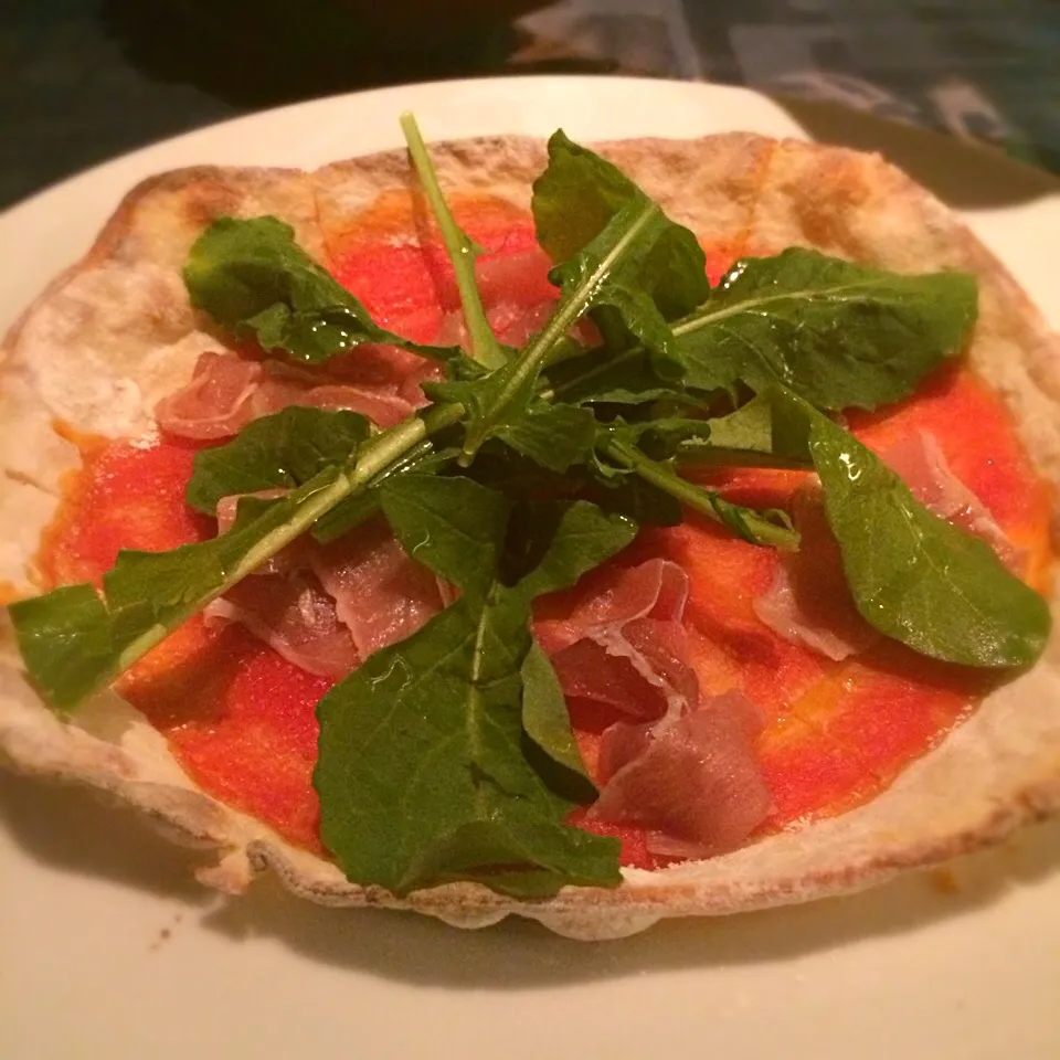 Snapdishの料理写真:Raw Ham and Ruccola Pizza|Kath Kanekoさん