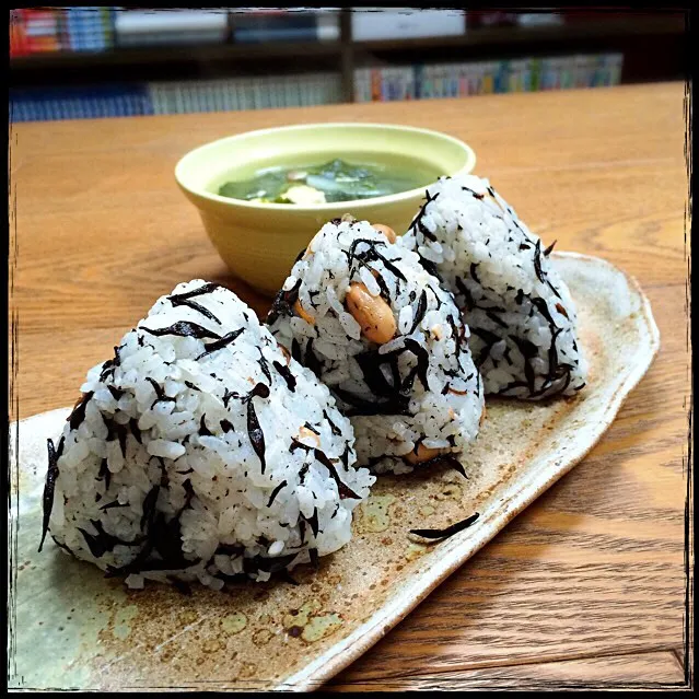 コーズ亭ʕ-̼͡-ʔ朝定食🍙ひじきおにぎりとお野菜タプリプースーʕ-̼͡-ʔ🍙コーズ作✨これに珈琲ついて500円よʕ-̼͡-ʔ増税後も値上げしないで頑張るわʕ-̼͡-ʔなによ。|七海さん