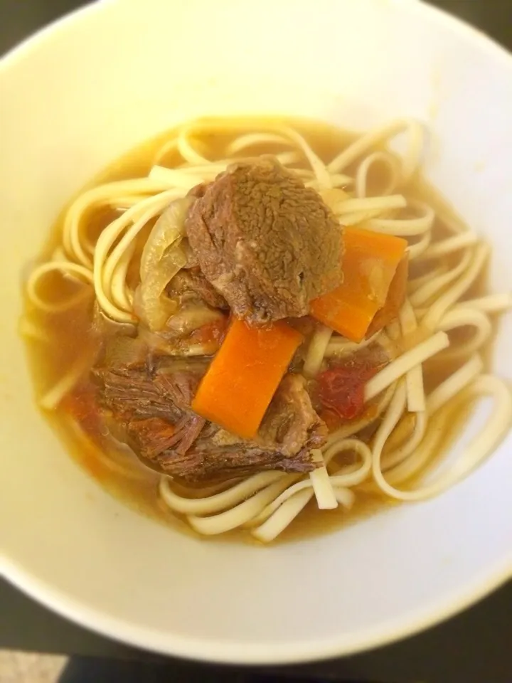 Snapdishの料理写真:Tomato beef noodle soup|Tiffany Chenさん