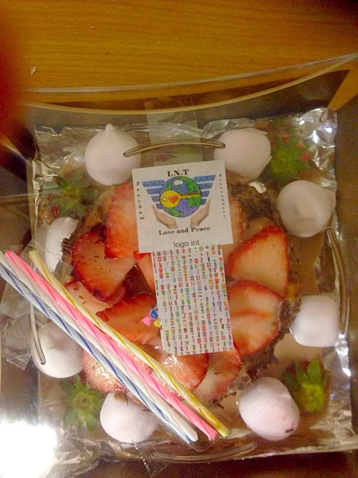 Snapdishの料理写真:Strawberry, DOUCOH Marshmallow Cake|Jefferson M. Macalindongさん