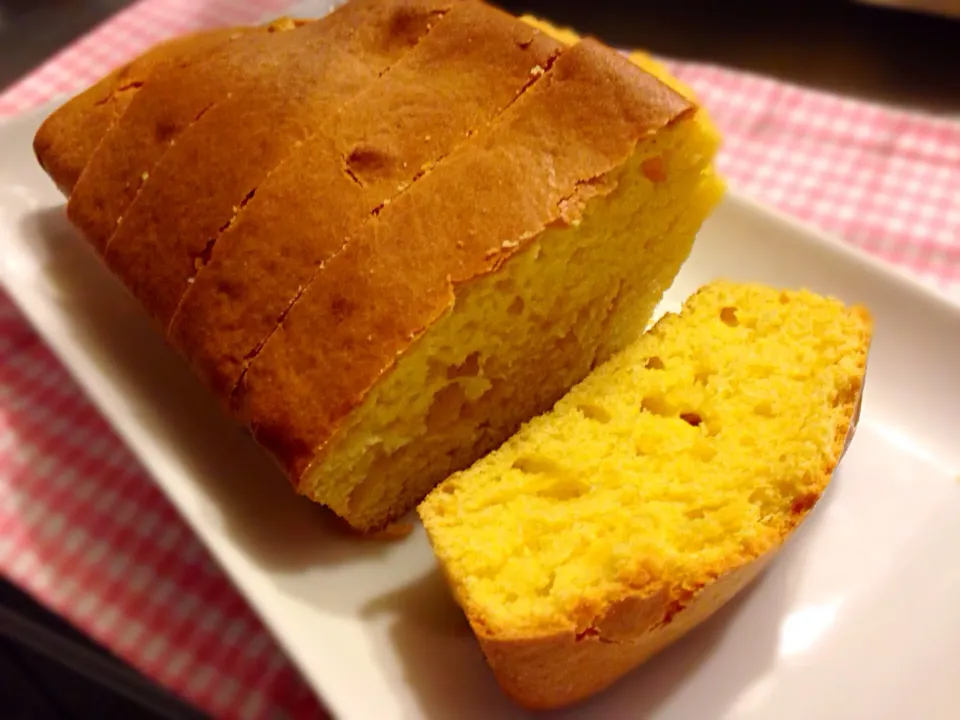 Homemade butter pound cake.|エミさん