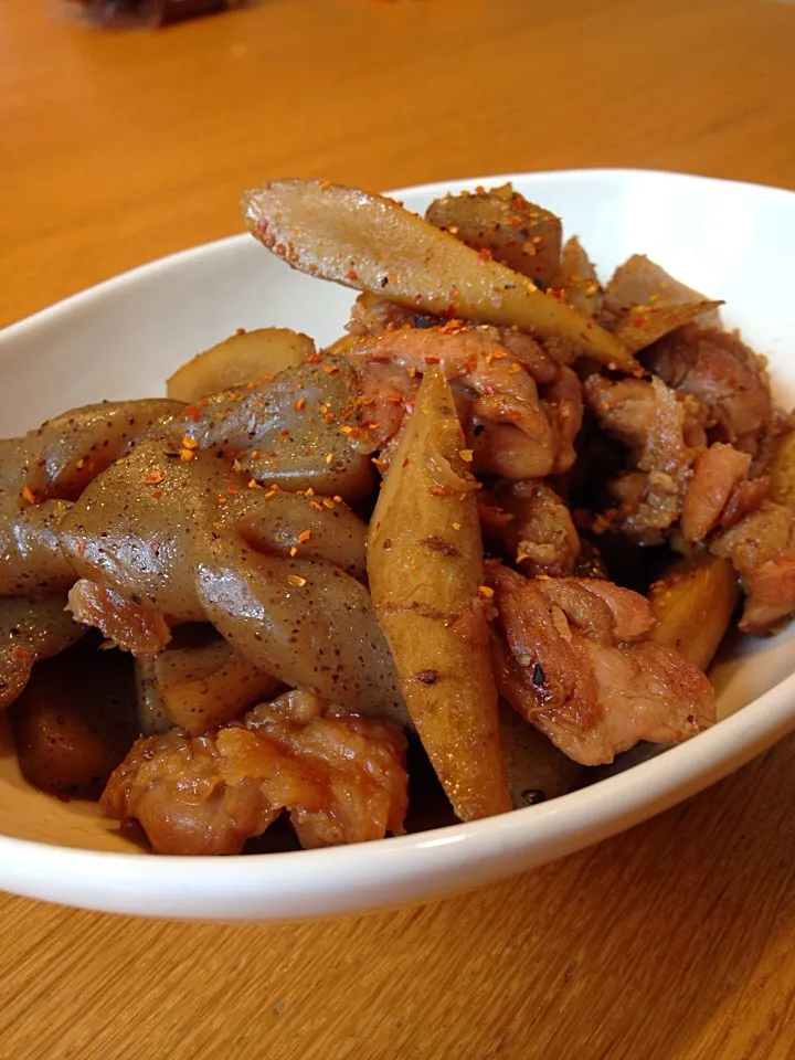 蒟蒻、牛蒡、鶏肉の炒り煮|まつださんさん