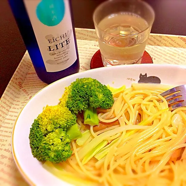 キノコとブロッコリーのパスタ ワイン風日本酒とともに|いかぴさん