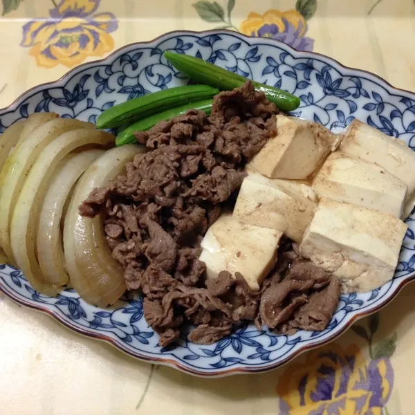 珍しく予定がなかったので、帰りに地元スーパーでお肉とお豆腐を買って、肉豆腐を食べました😁KITTEに寄って、今頃年賀状買って帰りました😰局員さんに御礼もめっちゃ言われ、クリアファイルもらった😳|laputa3977さん