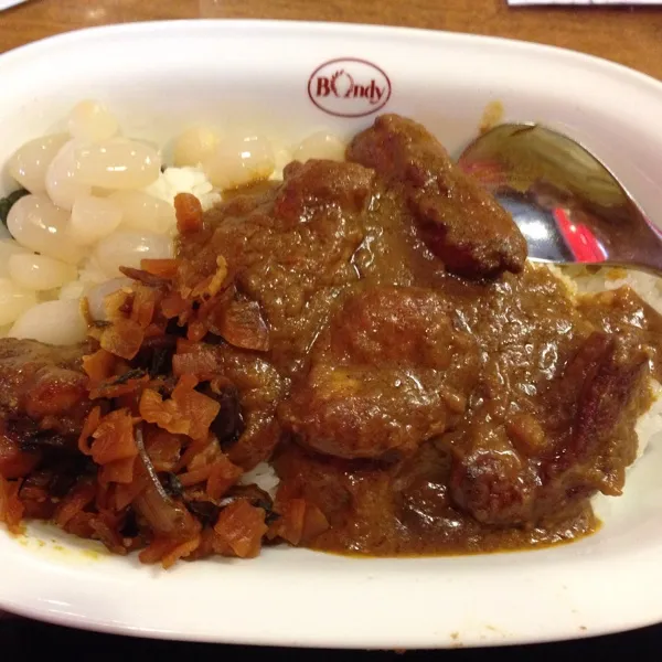 雨降って来たけど、先輩と久しぶりに遠出して、カレー食べてきた😁いつもチキンカレーの甘口です😳行く前に豆乳飲んで、ご飯はとりあえずかなり残した😰ほんとはカレーもダメな分類だから😱|laputa3977さん