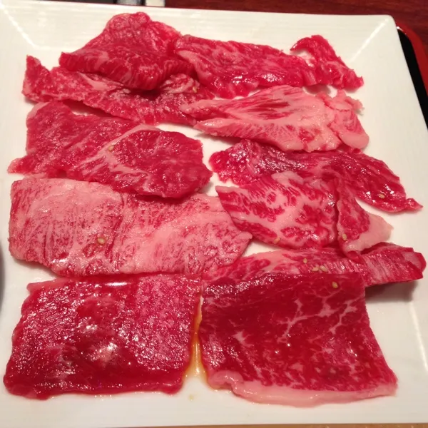 Snapdishの料理写真:お昼は雨の中、29日は肉の日だったので、先輩とカルビ定食大盛りを1000円で食べてきました😁午後は18回目の献血で400ccやったよ〜😳大丈夫だからね💪|laputa3977さん