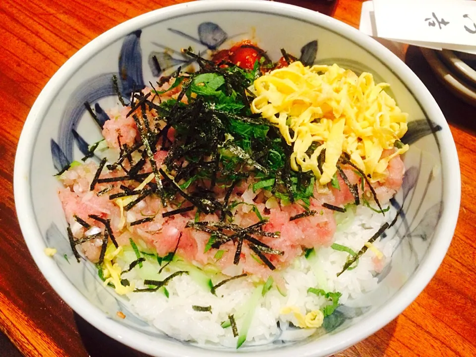 Raw fish with rice|chahana ranaさん