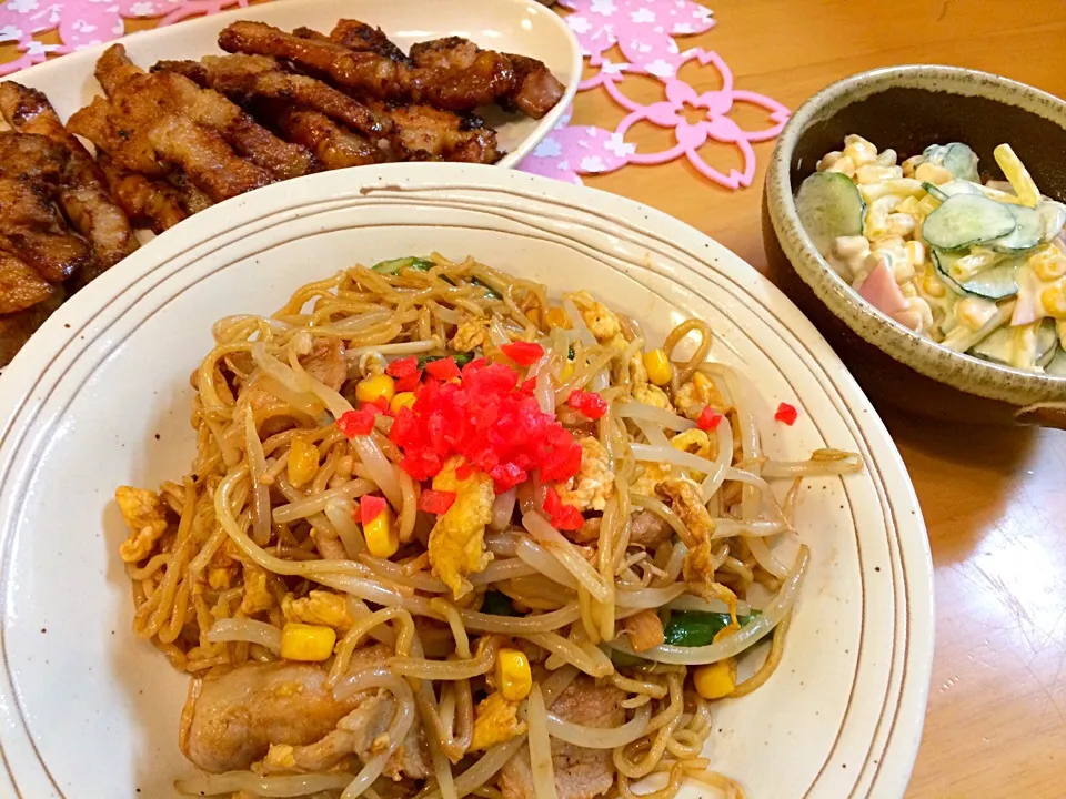 焼きそば、マカロニサラダ、豚肉の味噌焼き^^;|美也子さん