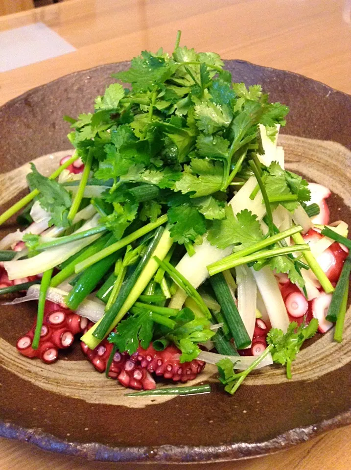 タコと香味野菜のアツアツ胡麻油がけサラダ|maiko35さん