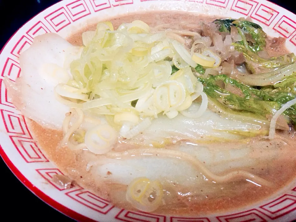 久しぶりにラーメンを打ったので
坦々麺を作りました😋
濃厚ゴマ坦々麺

辛くてとろとろで美味しい！|ひろ🎀さん