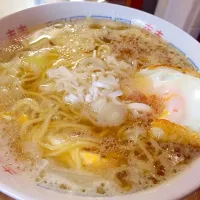 Snapdishの料理写真:Homemade ramen|michellee leybleさん