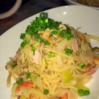 Snapdishの料理写真:野菜たっぷりマヨ醤油パスタ|あーすんさん