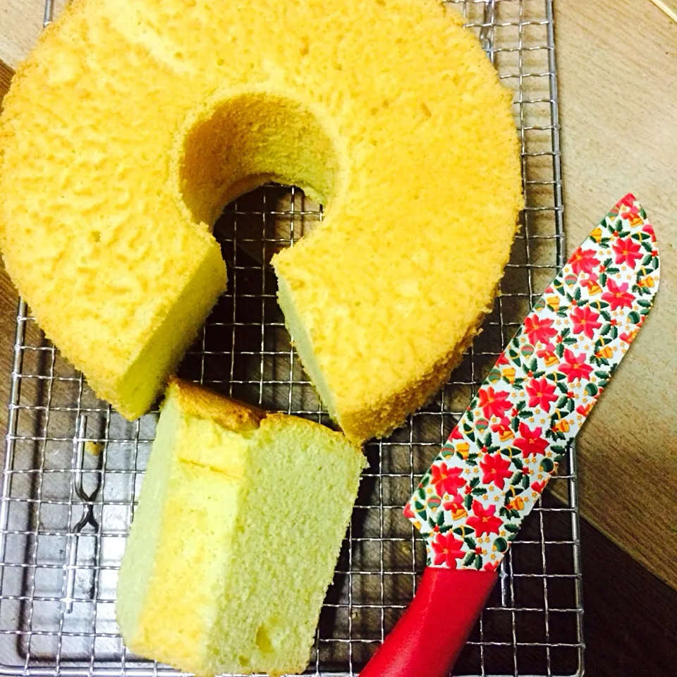 Snapdishの料理写真:Durian Chiffon Cake|Trish Wongさん