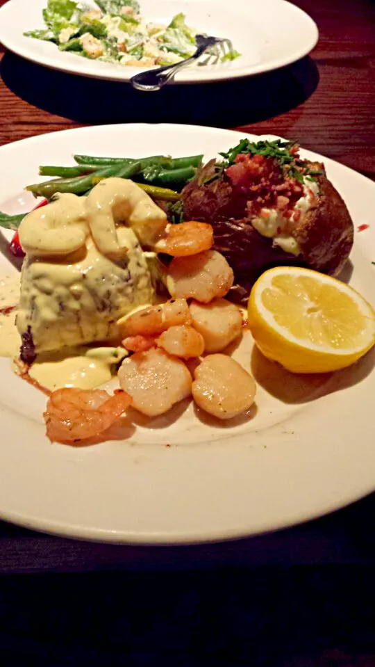 shrimp scaollps steak and veggies|kristen nugentさん