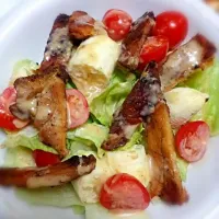 Snapdishの料理写真:Leftover dinner breakfast: grilled pork salad. #おはようございます #good #morning #monday :)|Eunice Pacsiさん