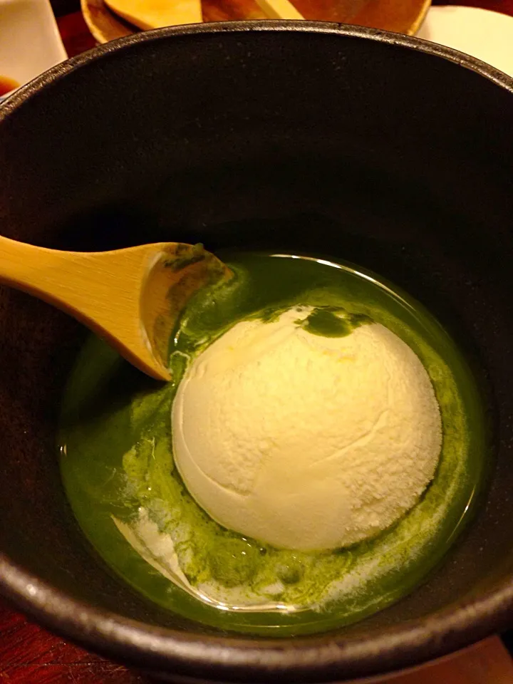 Vanilla Icecream with greentea sauce|kunnikaさん