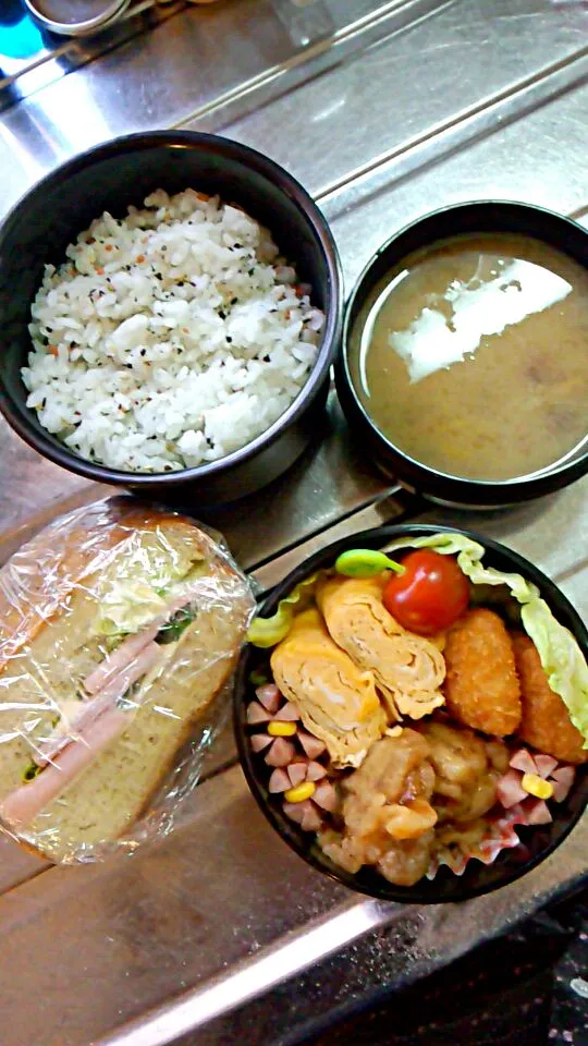 旦那さんお弁当＆休憩中のサンドイッチ|かなさん