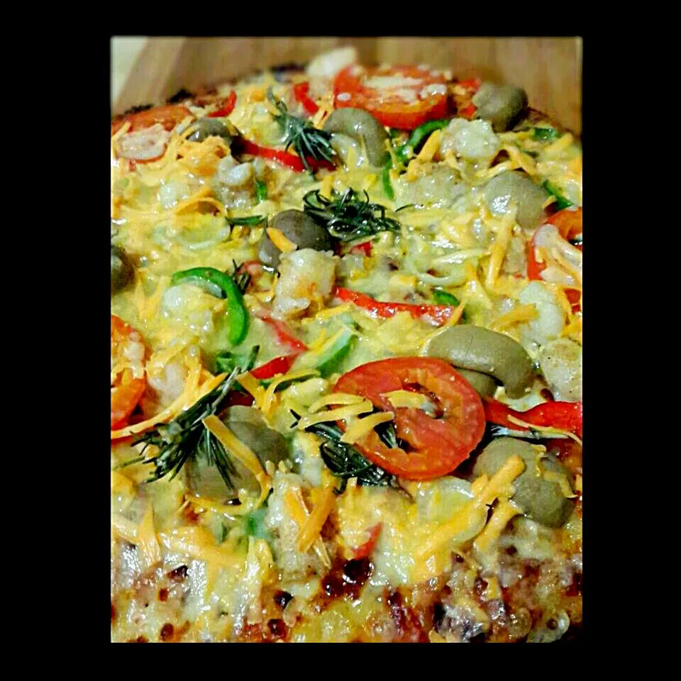 Lobster Veggie Pizza ~ lobster, rosemary, sweet peppers, onion, tomatoes, mushrooms ~ fresh ingredients|Melissa Dukharanさん