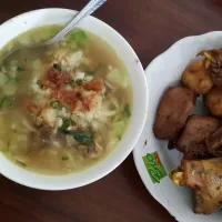 Snapdishの料理写真:Soto ayam Jogja|Rina Gunawanさん