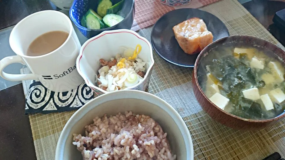 カジキの味噌漬け＆納豆＆豆腐とわかめの味噌汁|まぐろさん