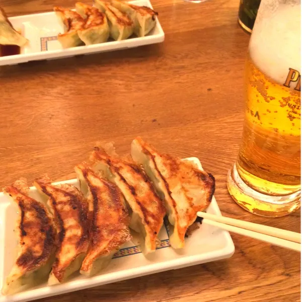 Snapdishの料理写真:ラーメンと餃子とビール。|えりさん