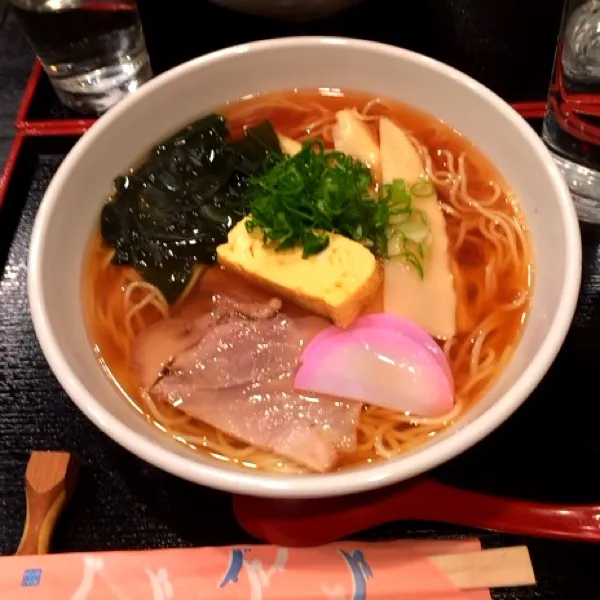 だし巻きたまごが乗ってる東山ラーメン♪|えりさん