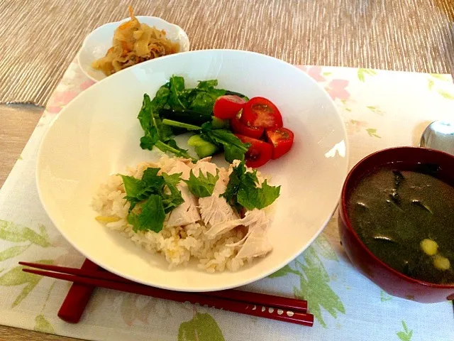 鶏胸肉のエスニックライス、ワカメスープ|まろさん