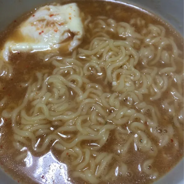 Snapdishの料理写真:お夜食
サッポロ一番味噌ラーメン|Shuichi Kikutaさん