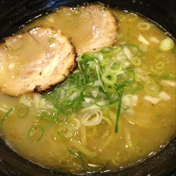 Snapdishの料理写真:塩ラーメン
６５０円なり〜|Shuichi Kikutaさん