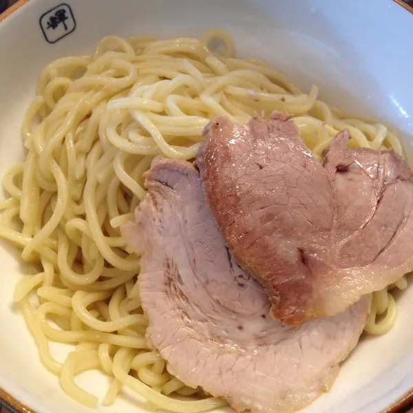 Snapdishの料理写真:つけ麺(アツモリ 麺1.5倍2倍まで無料)＆高菜ごはん(*^^*)
８００円なり〜|Shuichi Kikutaさん